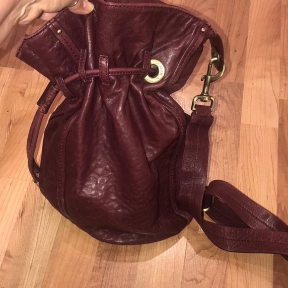 ☆Flash Sale 2 Hours☆ All You Need Bucket Bag / Sling - Picture 6 of 8